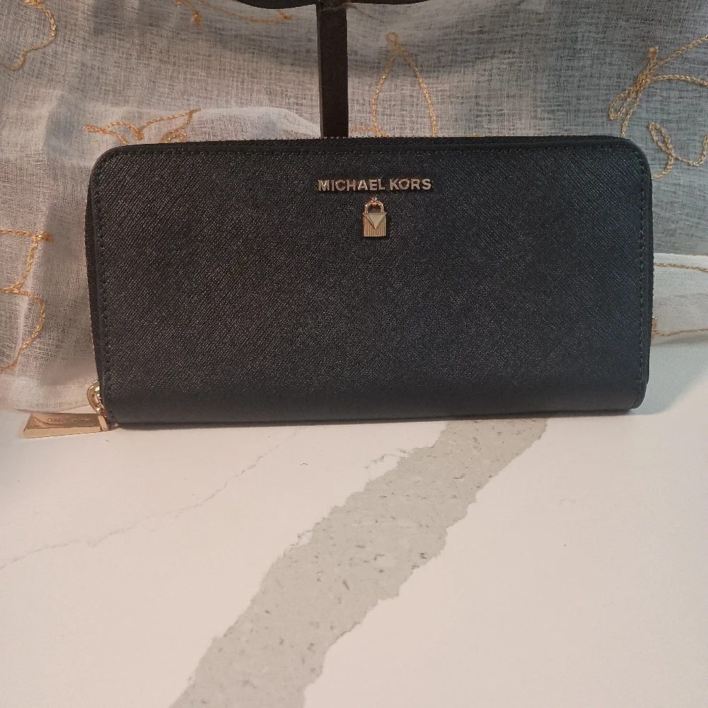 Michael Kors like new